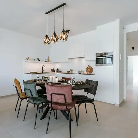 Huswell - Modern With South Facing Terrace 펜션 *