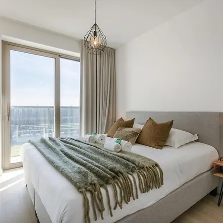 Huswell - Modern With South Facing Terrace 펜션 *