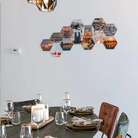 Huswell - Modern With South Facing Terrace Сasa de vacaciones