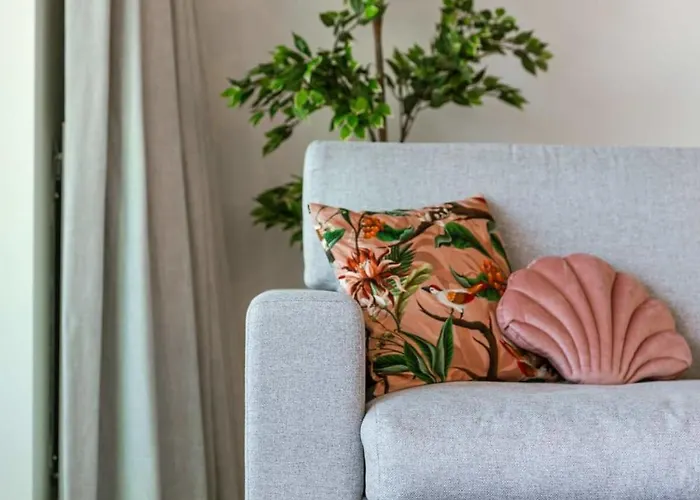 Huswell - Modern With South Facing Terrace Holiday home